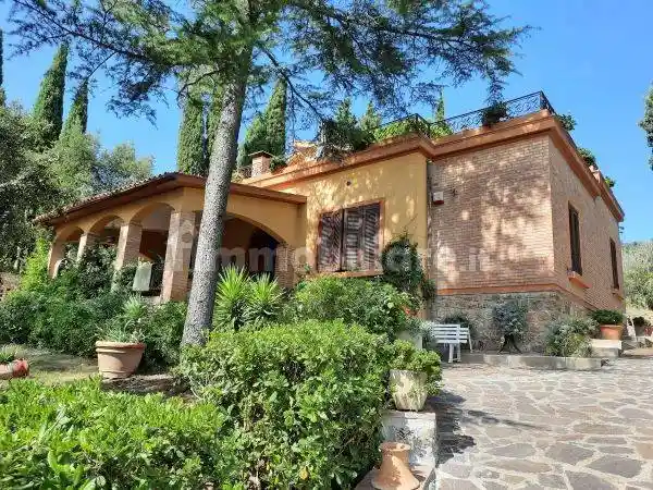 Villa in vendita a Rosignano Marittimo