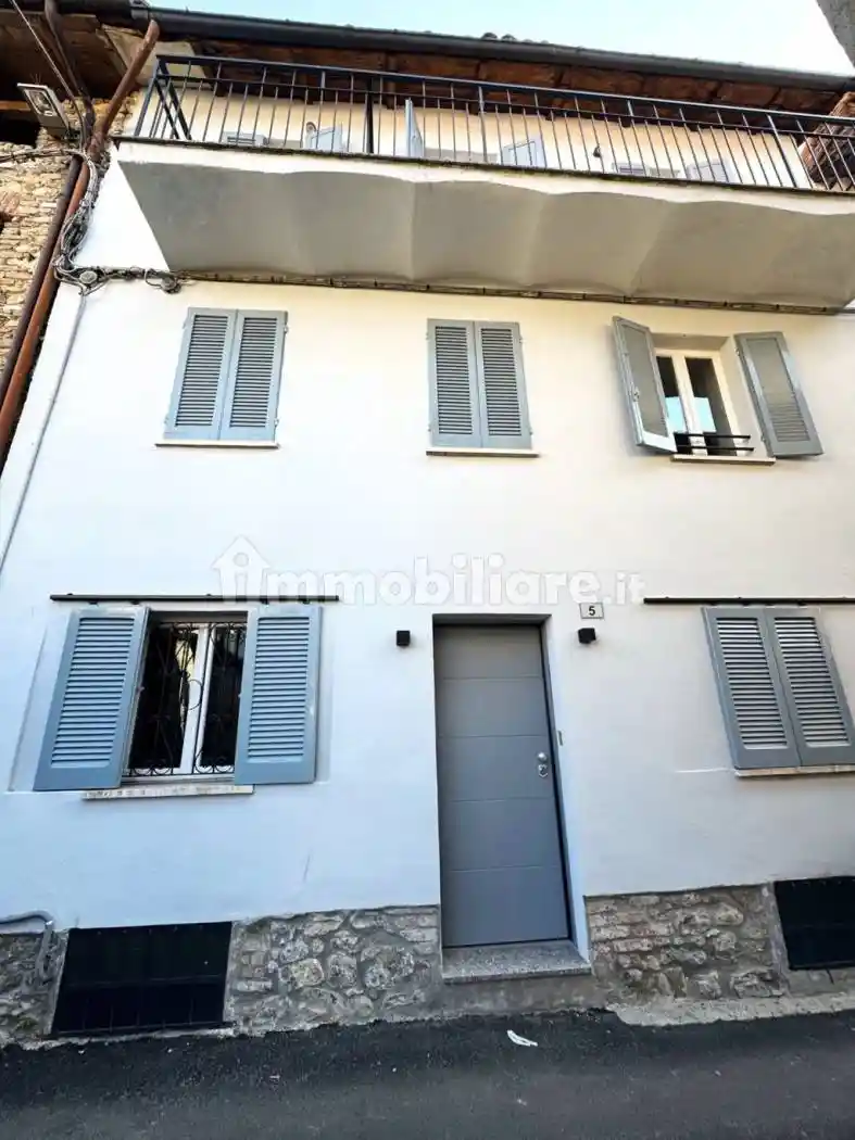 Palazzo - Edificio in vendita a Godiasco Salice Terme