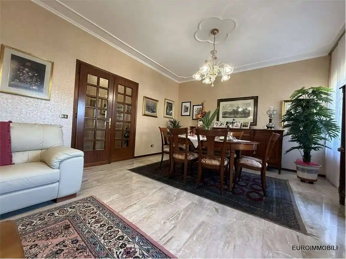 Appartamento in vendita a Traversetolo