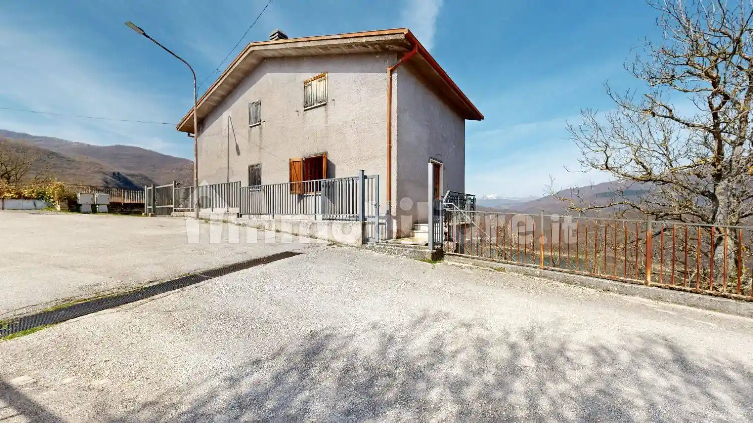 Villa unifamiliare, buono stato, 200 m², Varco Sabino - foto 2