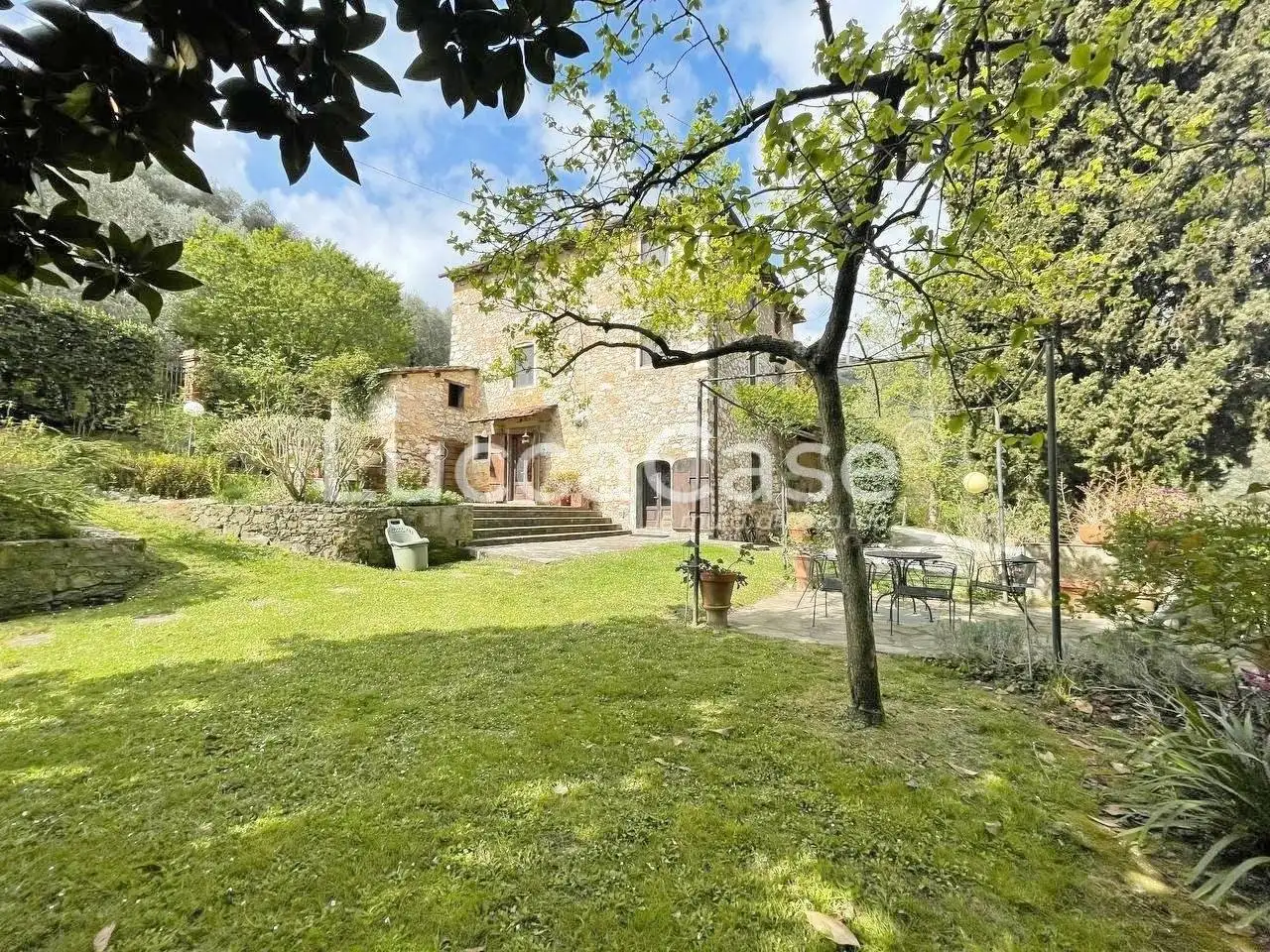 Rustico - Casale in vendita a Lucca