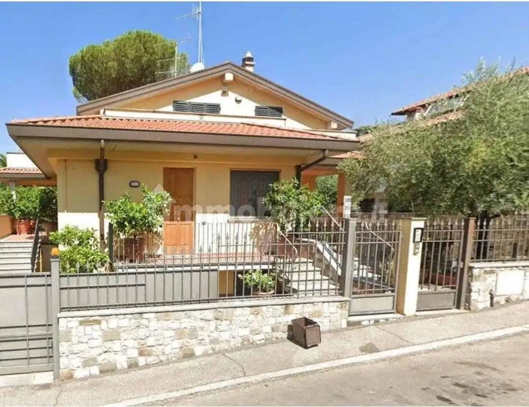 Villa in vendita a Prato