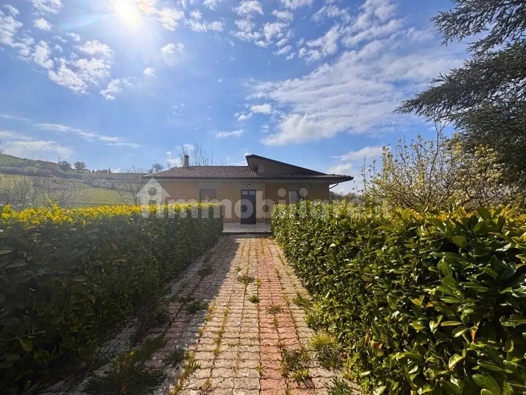 Casa indipendente in vendita a Villanova del Battista