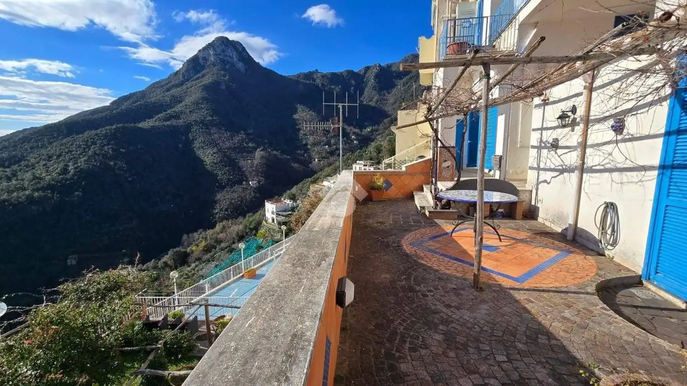 Appartamento in vendita a Vietri sul Mare