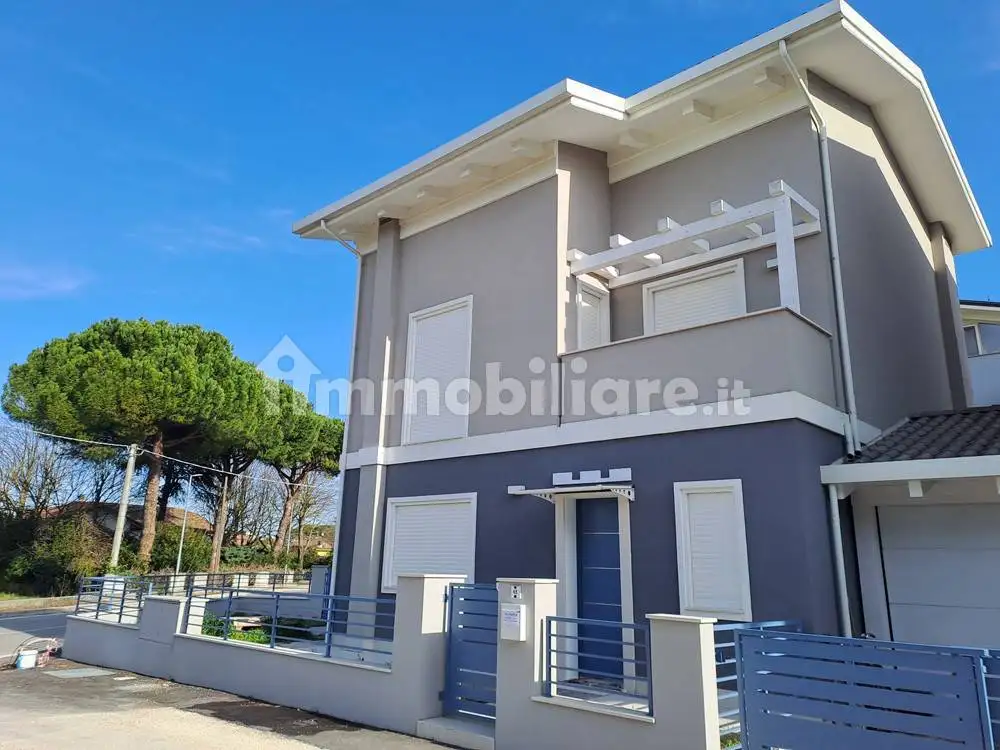 Villa in vendita a Cesenatico