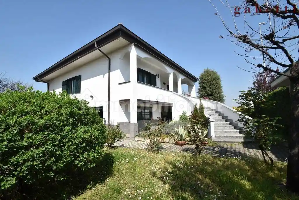 Villa in vendita a Magenta