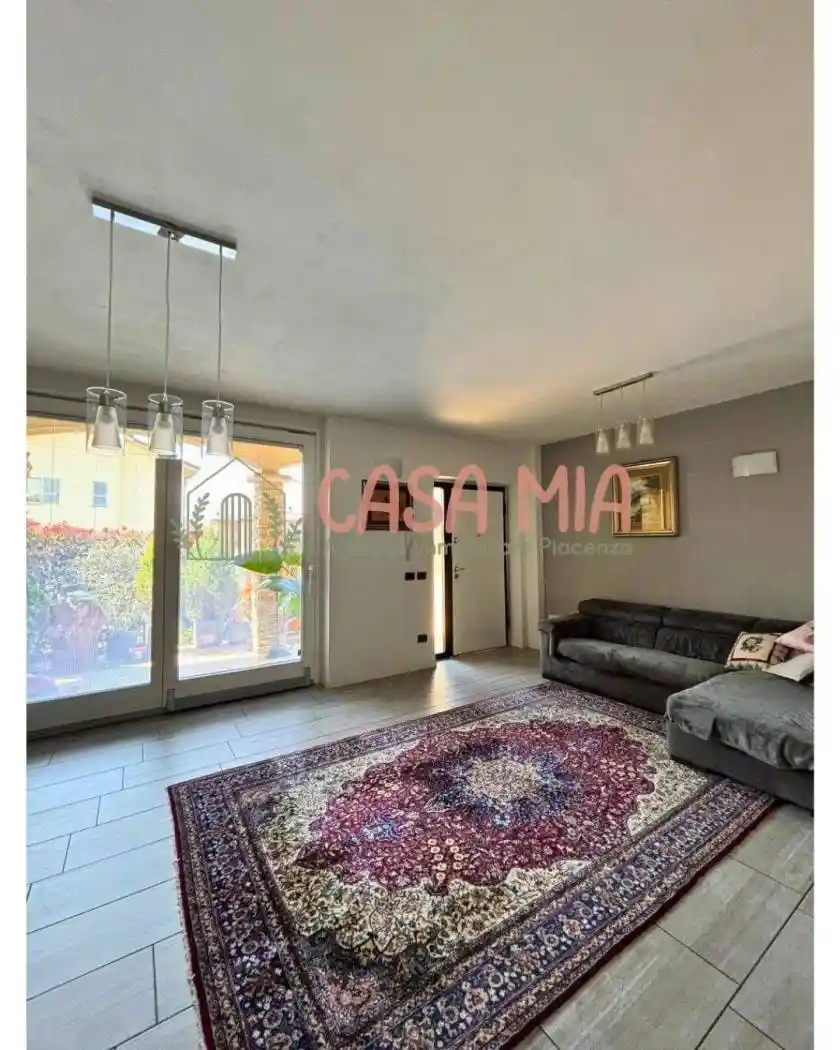 Casa indipendente in vendita a Gossolengo