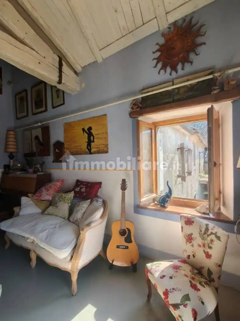 Villa in vendita a Comano