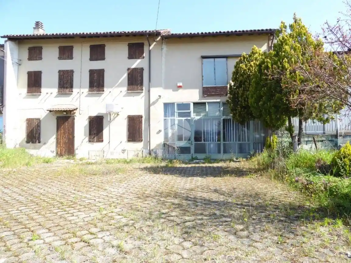 Casa indipendente in vendita a Montù Beccaria