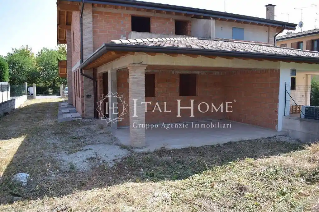 Villa in vendita a Caravaggio