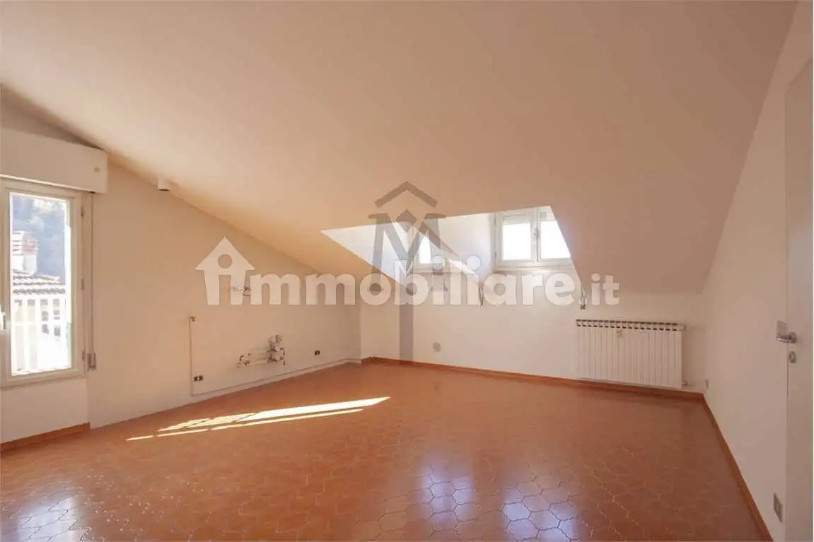 Casa indipendente in vendita a Vetto