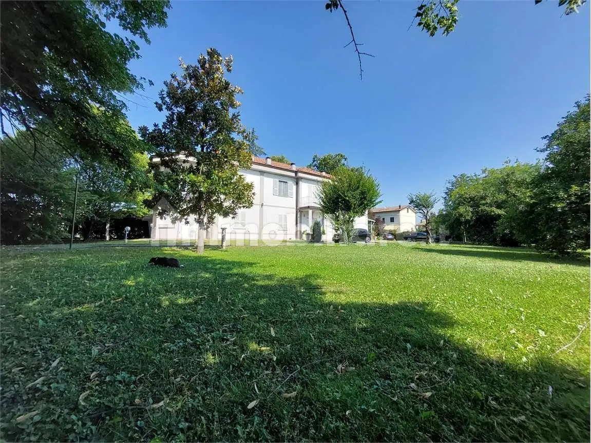 Villa in vendita a Piacenza