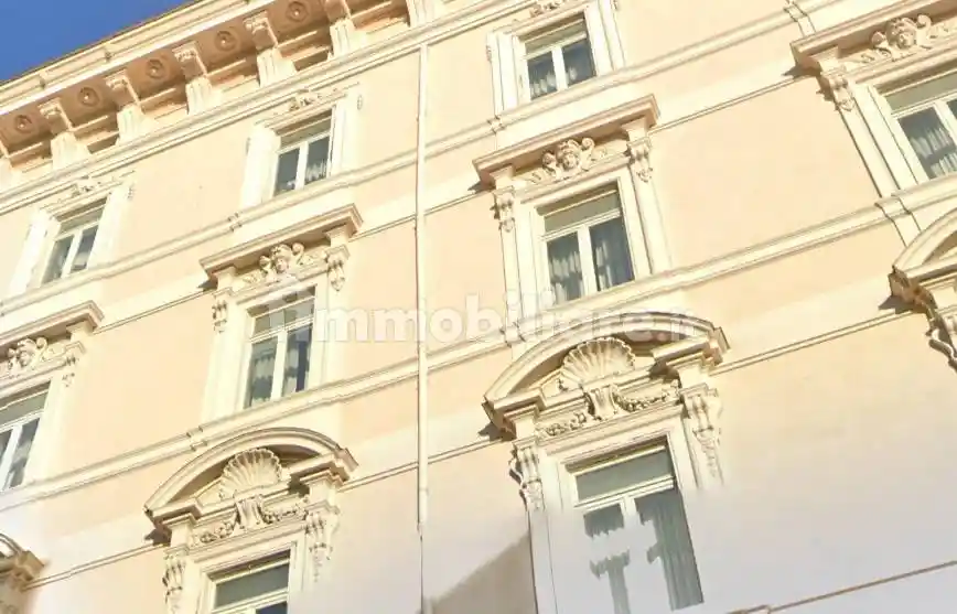 Palazzo - Edificio in affitto a Roma