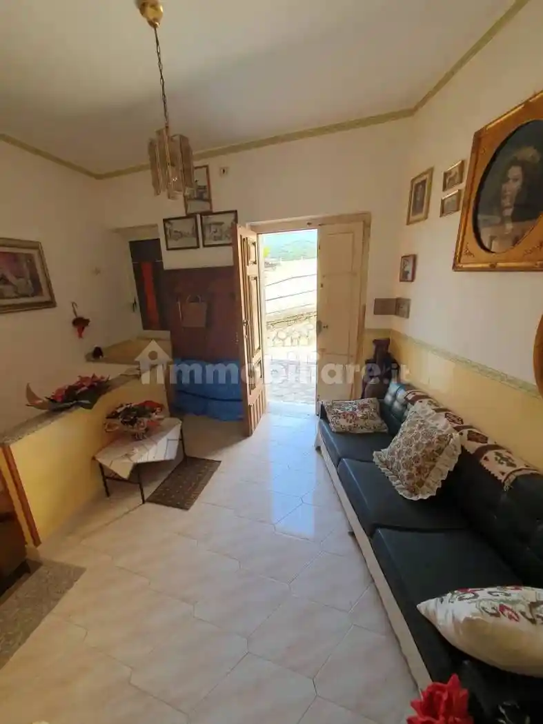Terratetto unifamiliare 84 m², buono stato, Castelfranci - foto 2