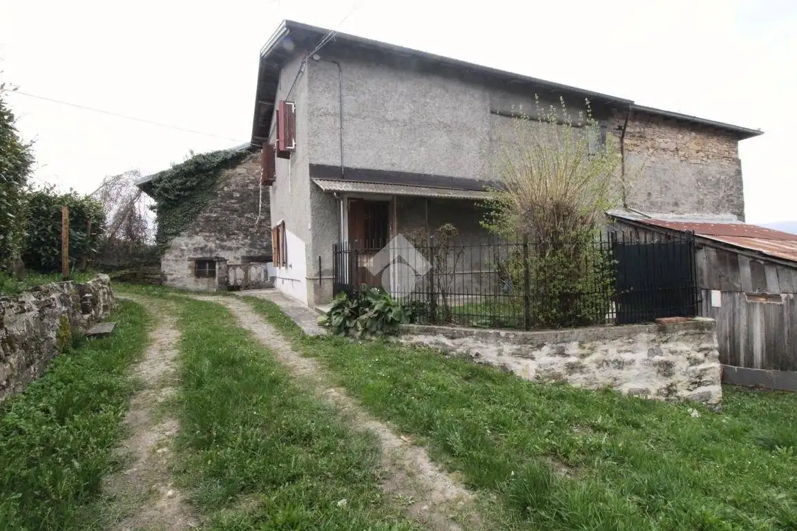 Casa indipendente in vendita a Corniglio