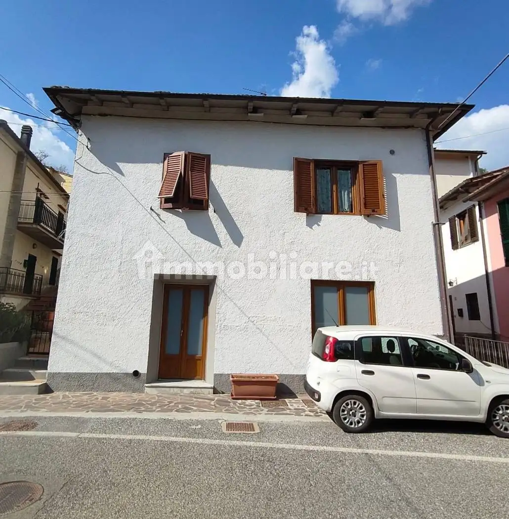 Casa indipendente in vendita a Pistoia