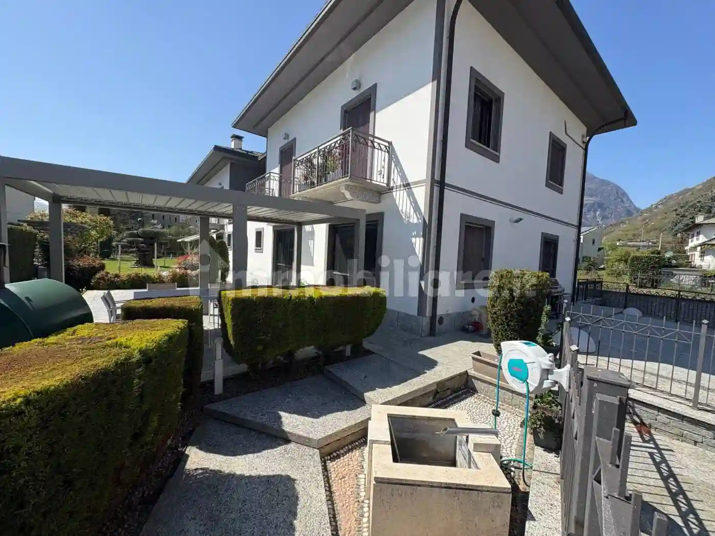 Villa - foto 2