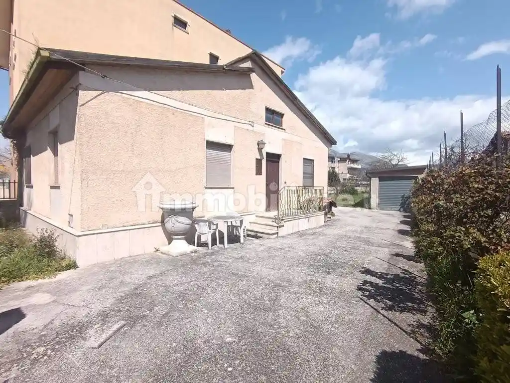 Terratetto unifamiliare 85 m², da ristrutturare, Centro, Avezzano - foto 4