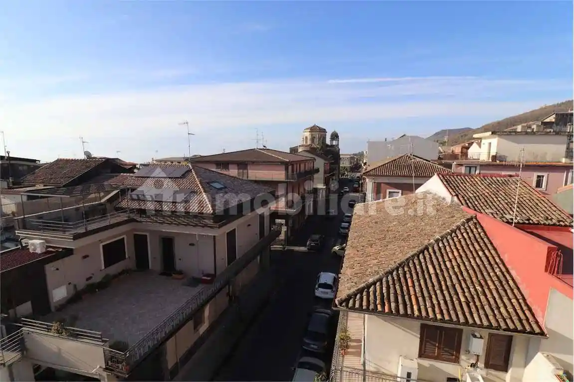 Appartamento in vendita a Zafferana Etnea
