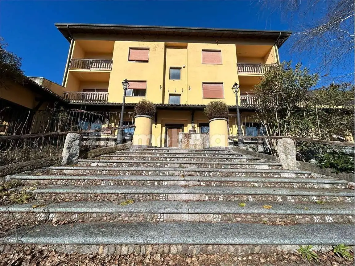 Palazzo - Edificio in vendita a Bianzano