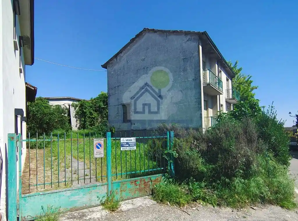 Palazzo - Edificio in vendita a Castiraga Vidardo