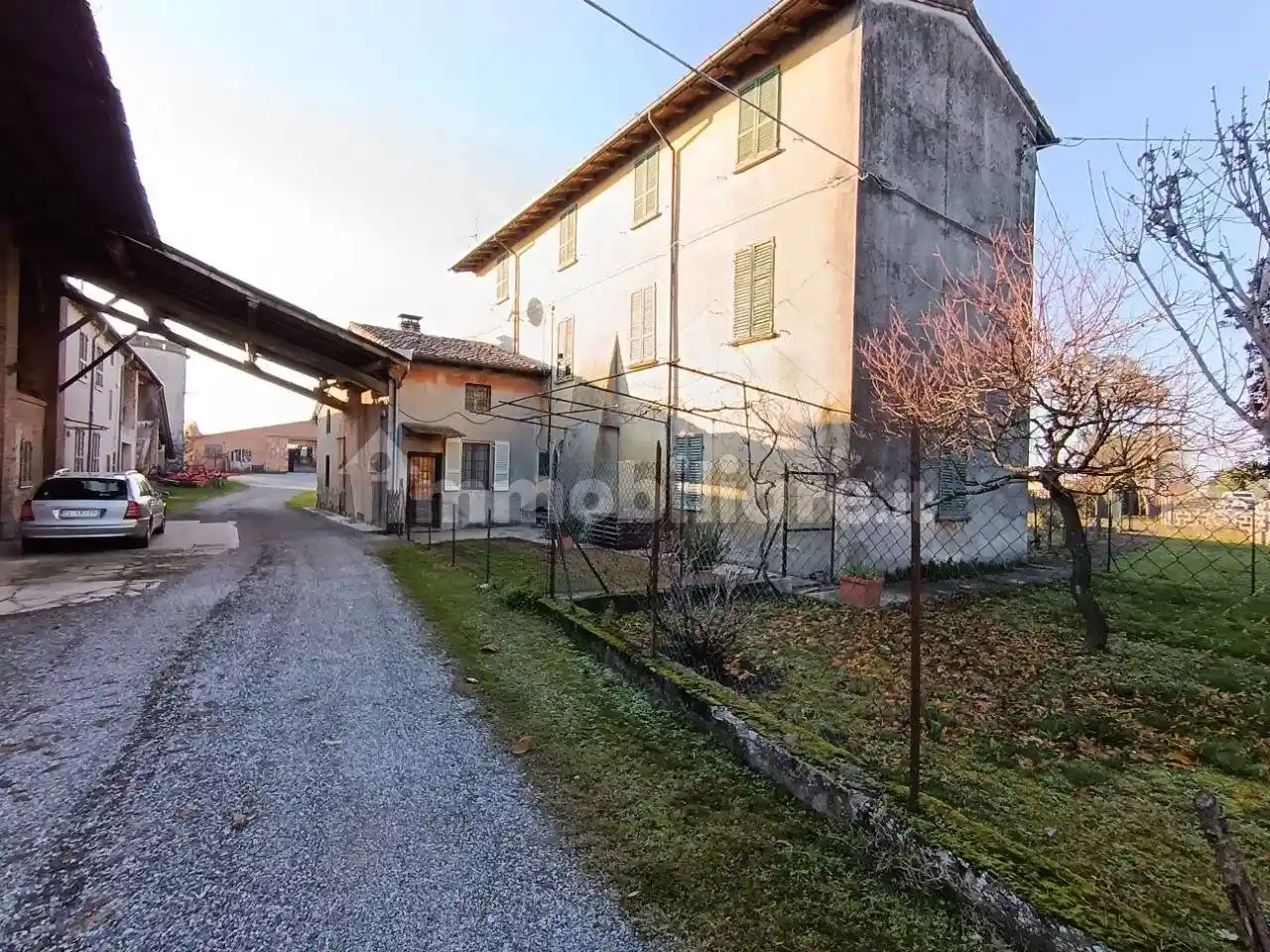 Palazzo - Edificio in vendita a Gazzola