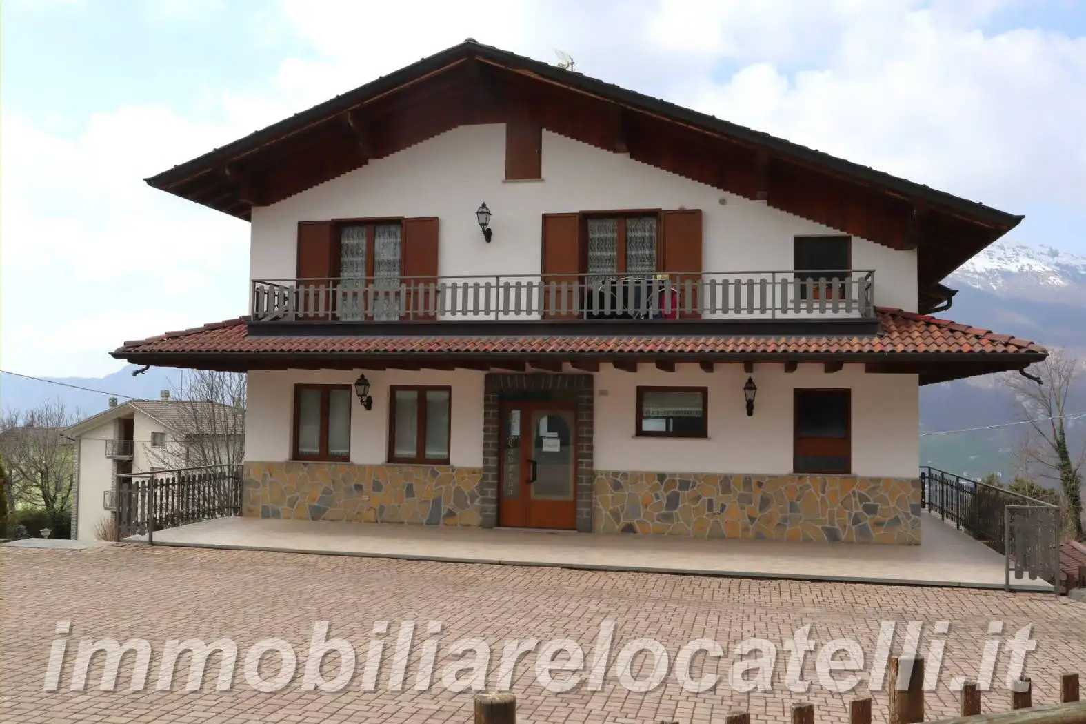 Villa in vendita a Fuipiano Valle Imagna