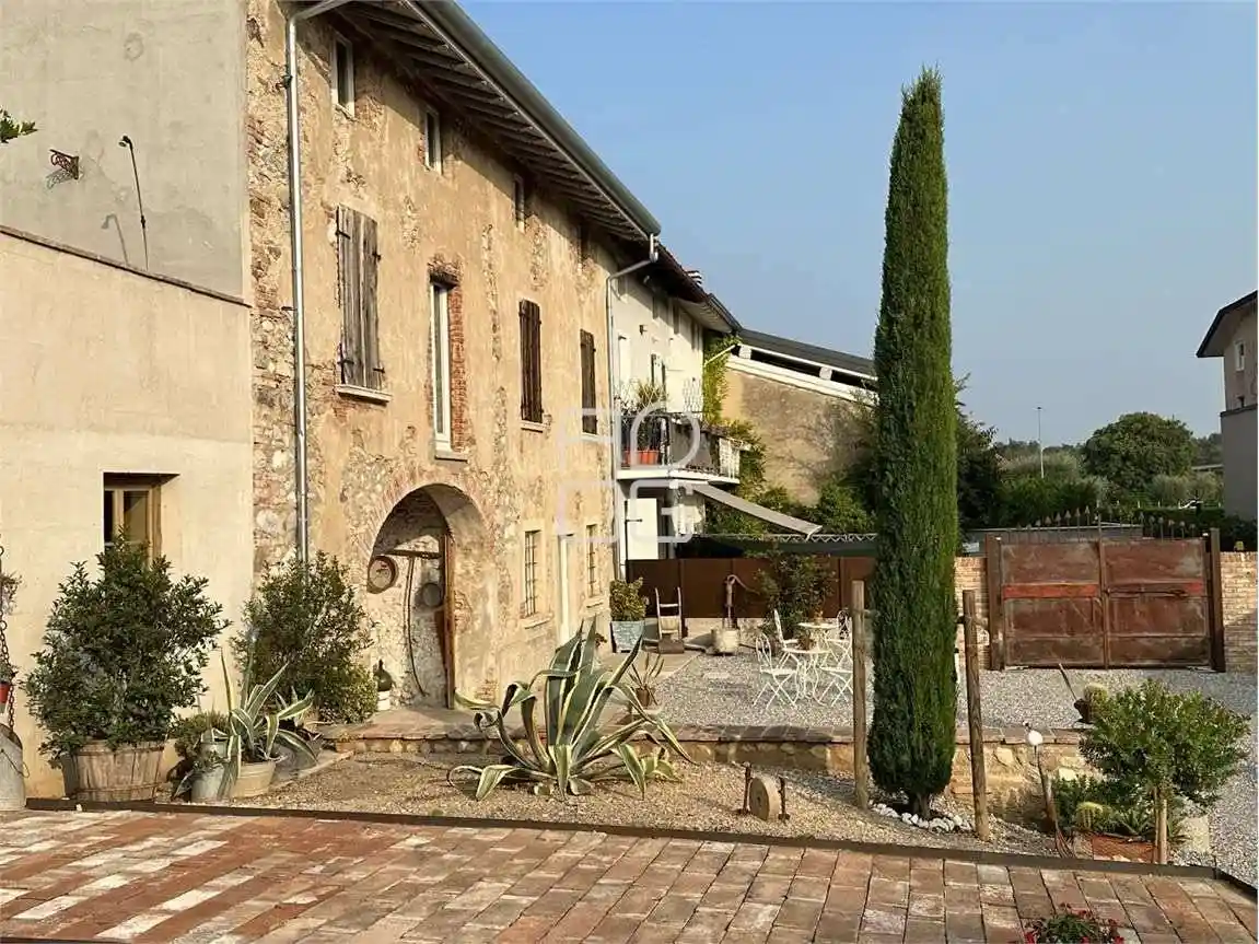 Villa in vendita a Desenzano del Garda