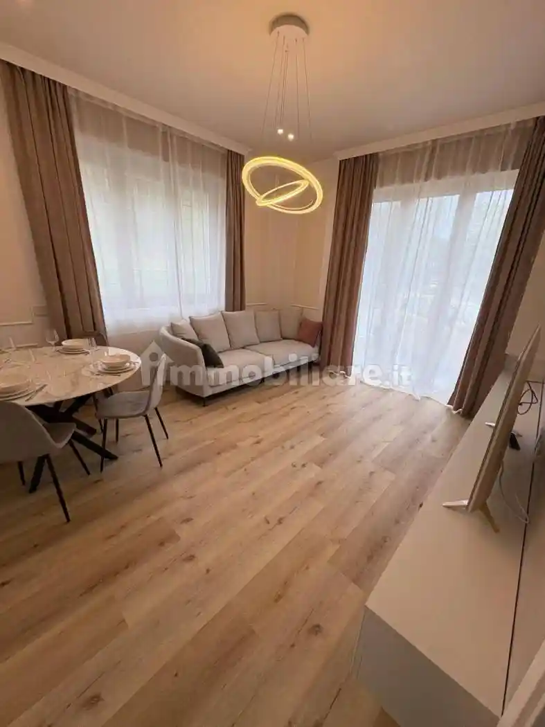 Palazzo - Edificio in vendita a Lesa