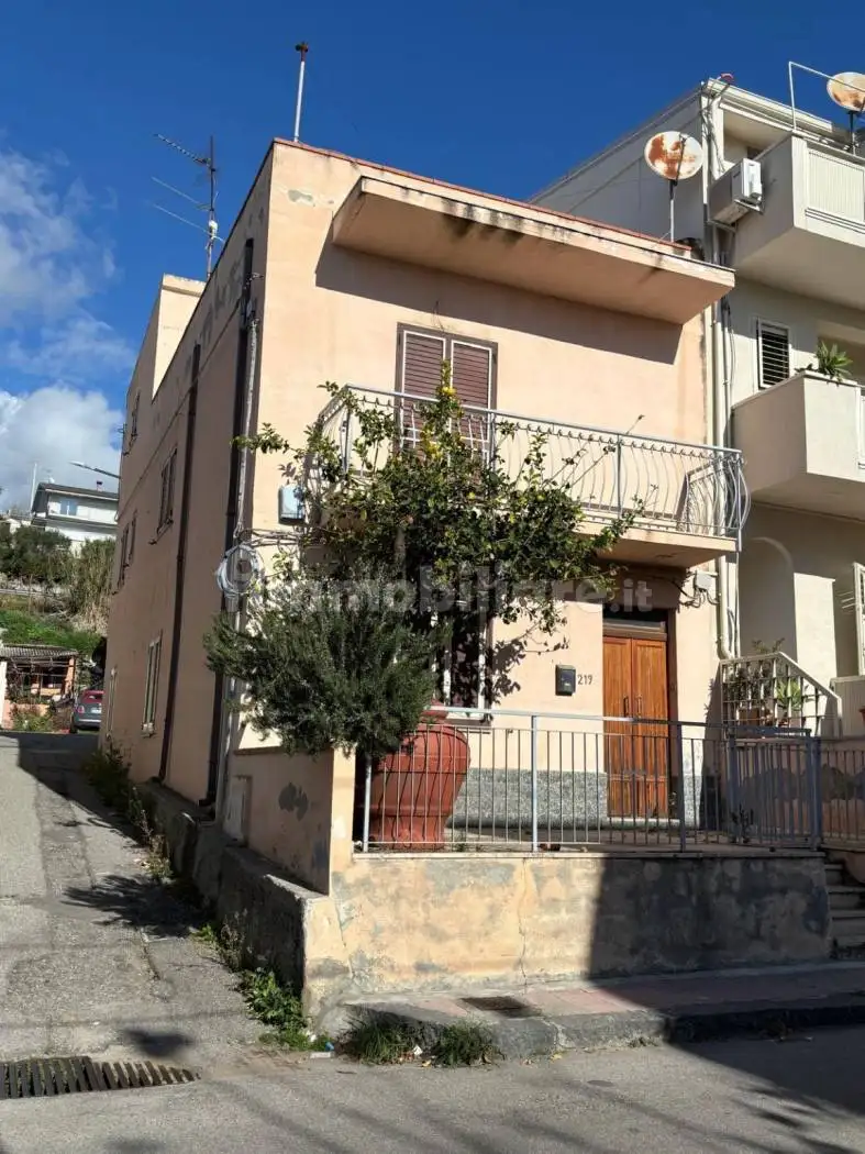 Casa indipendente in vendita a San Lorenzo