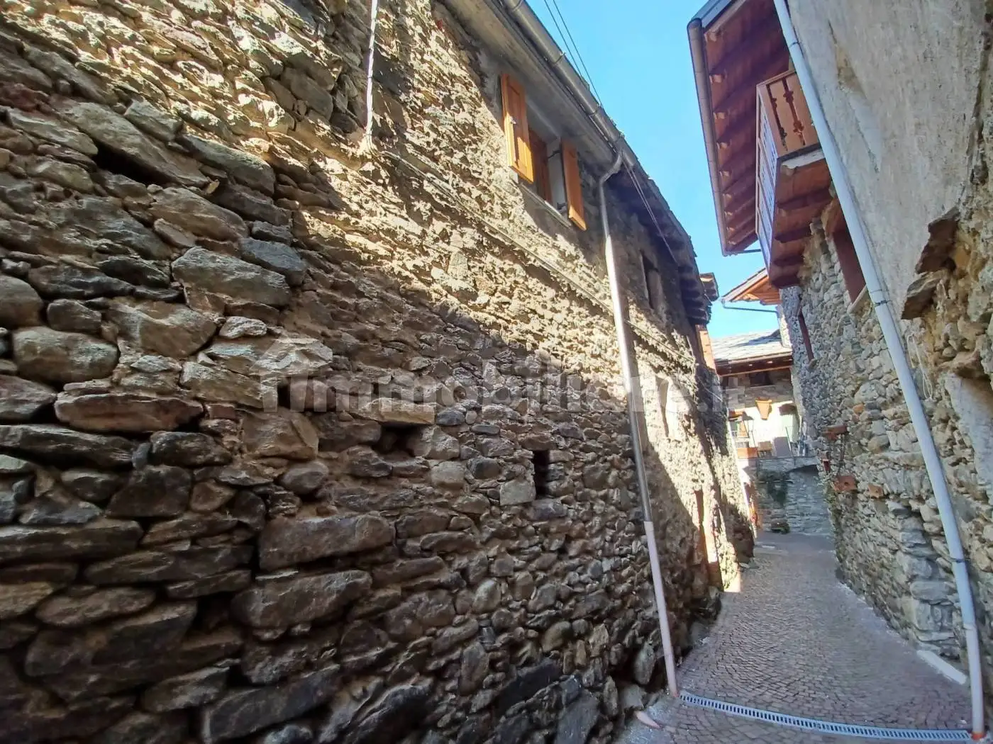 Quadrilocale Località Montey snc, Donnas - foto 2