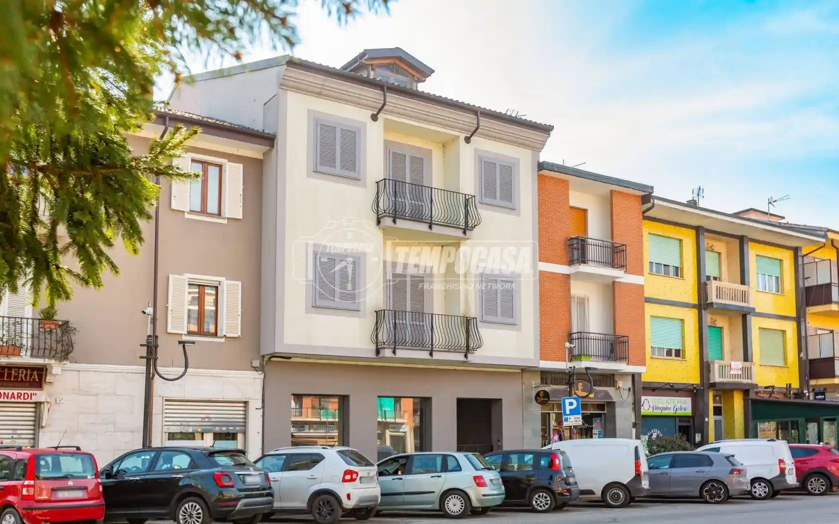 Palazzo - Edificio in vendita a Santena
