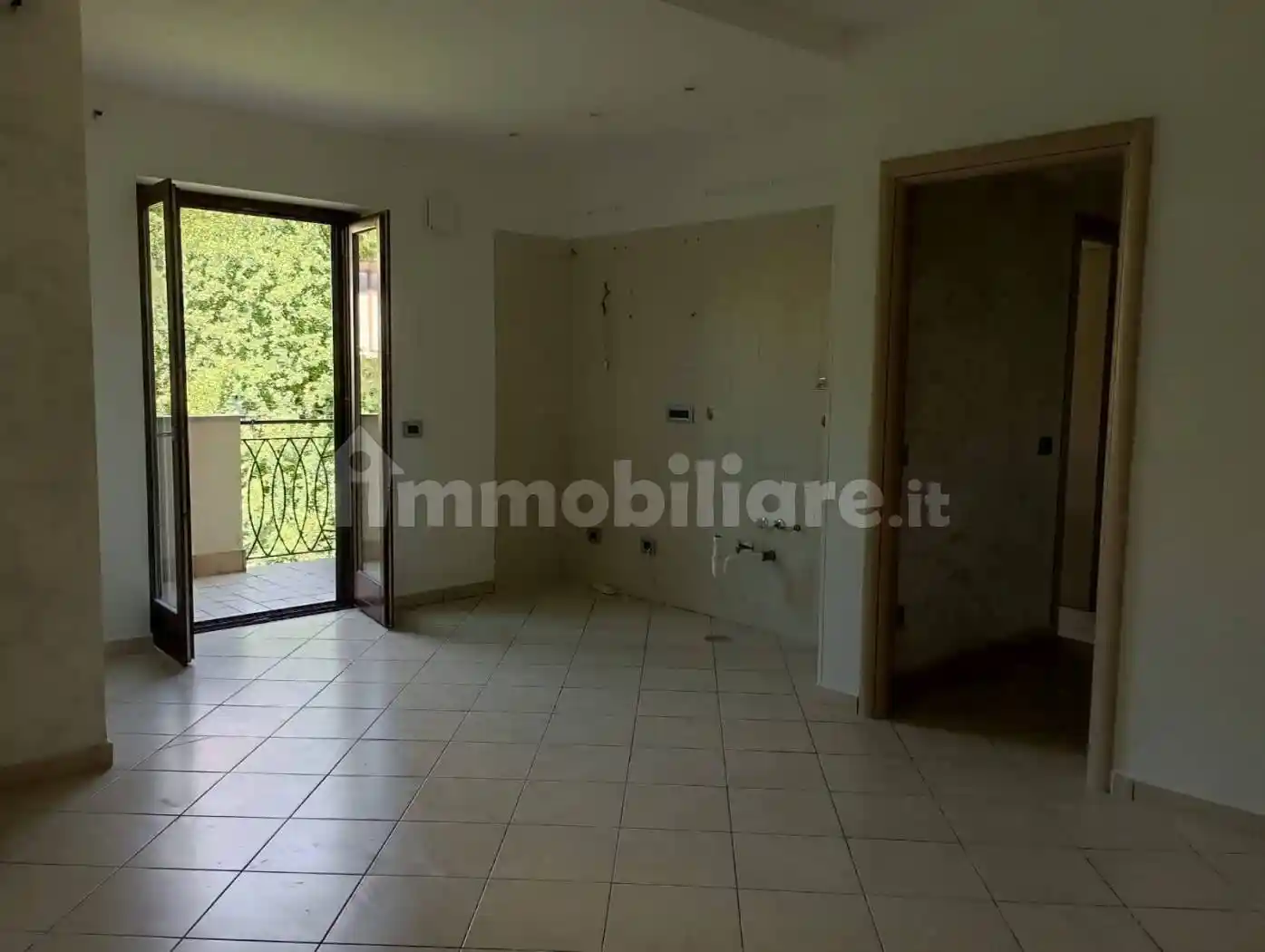 Trilocale via Camillo Benso di Cavour, Rione Libertà, Benevento - foto 4