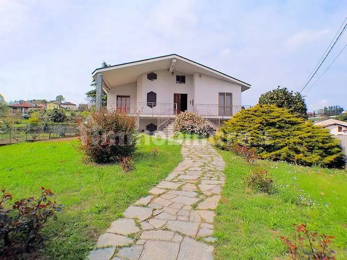 Villa in vendita a Cerrina Monferrato
