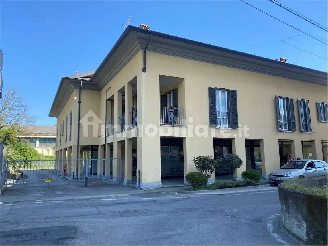 Appartamento in vendita a Sesto Calende