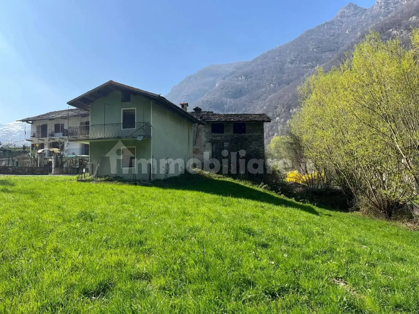 Casa indipendente in vendita a Sparone