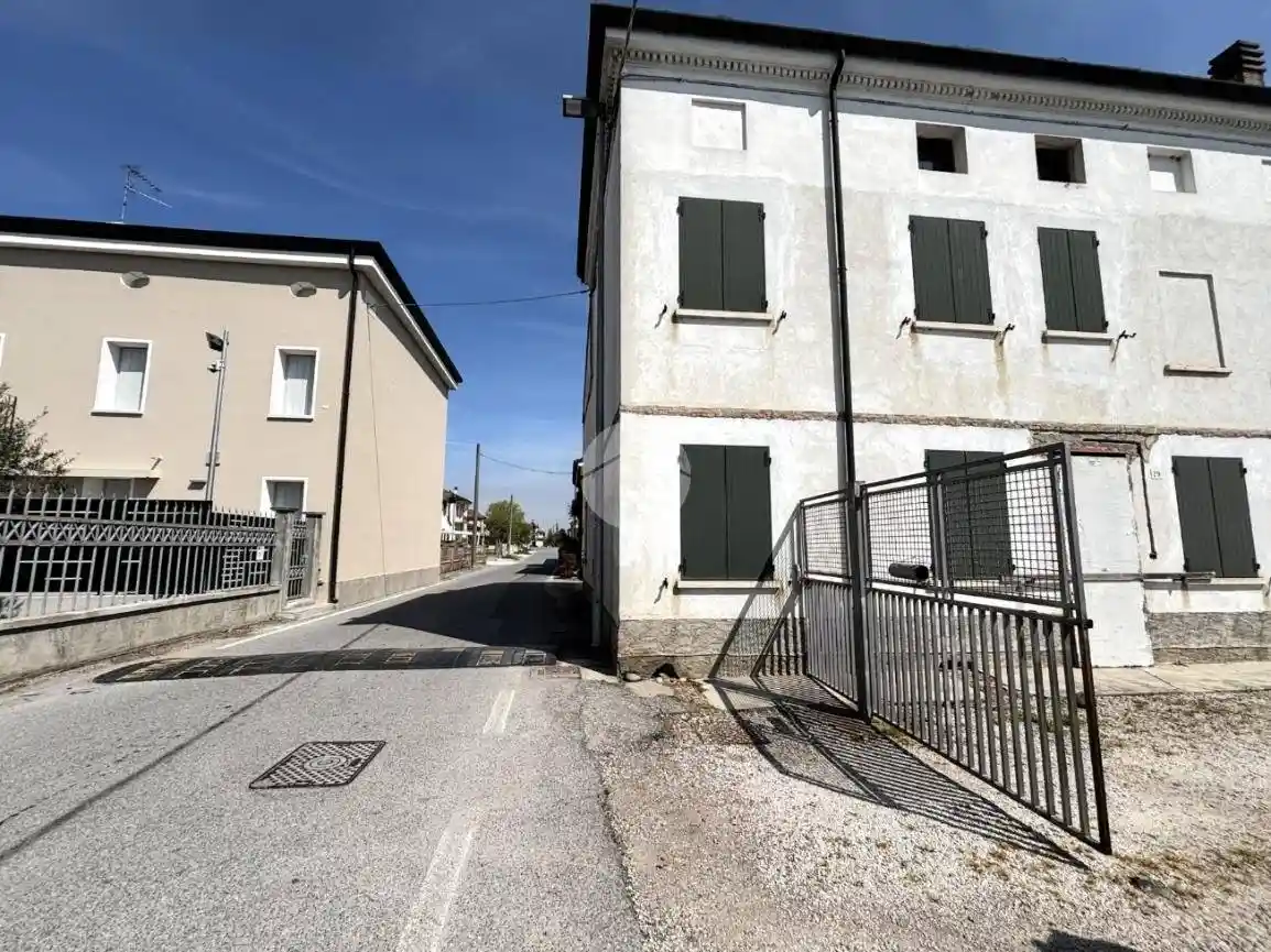 Rustico - Casale in vendita a Bagnolo San Vito