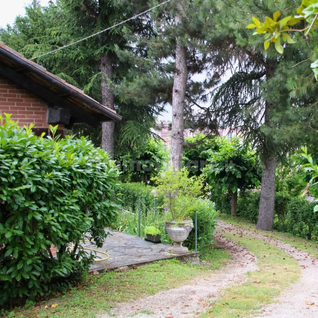 Rustico - Casale in vendita a Alba