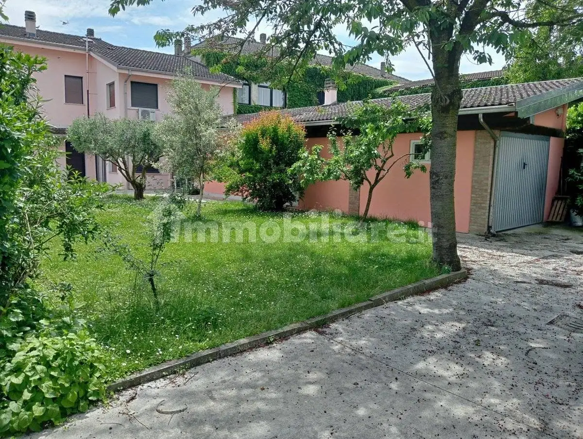 Villa in vendita a Alessandria