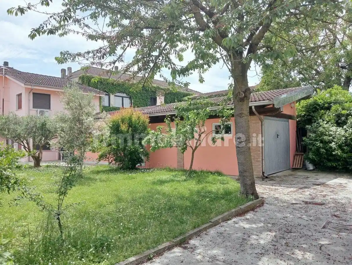 Villa unifamiliare, ottimo stato, 245 m², Cascinagrossa, Alessandria - foto 3