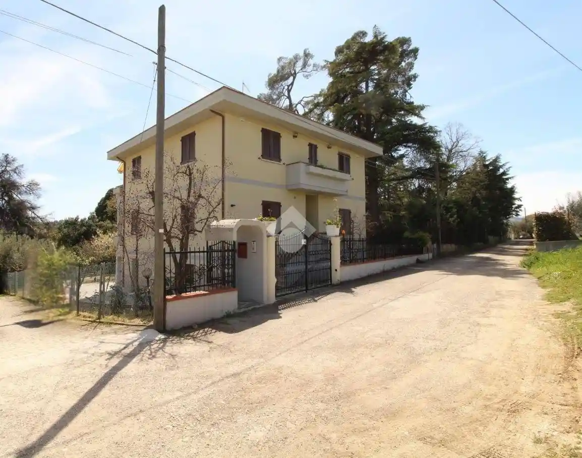 Villa bifamiliare via Luigi Marcozzi 10, Teramo - foto 2