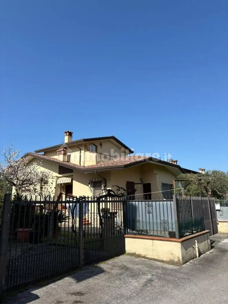 Villa in affitto a Seravezza