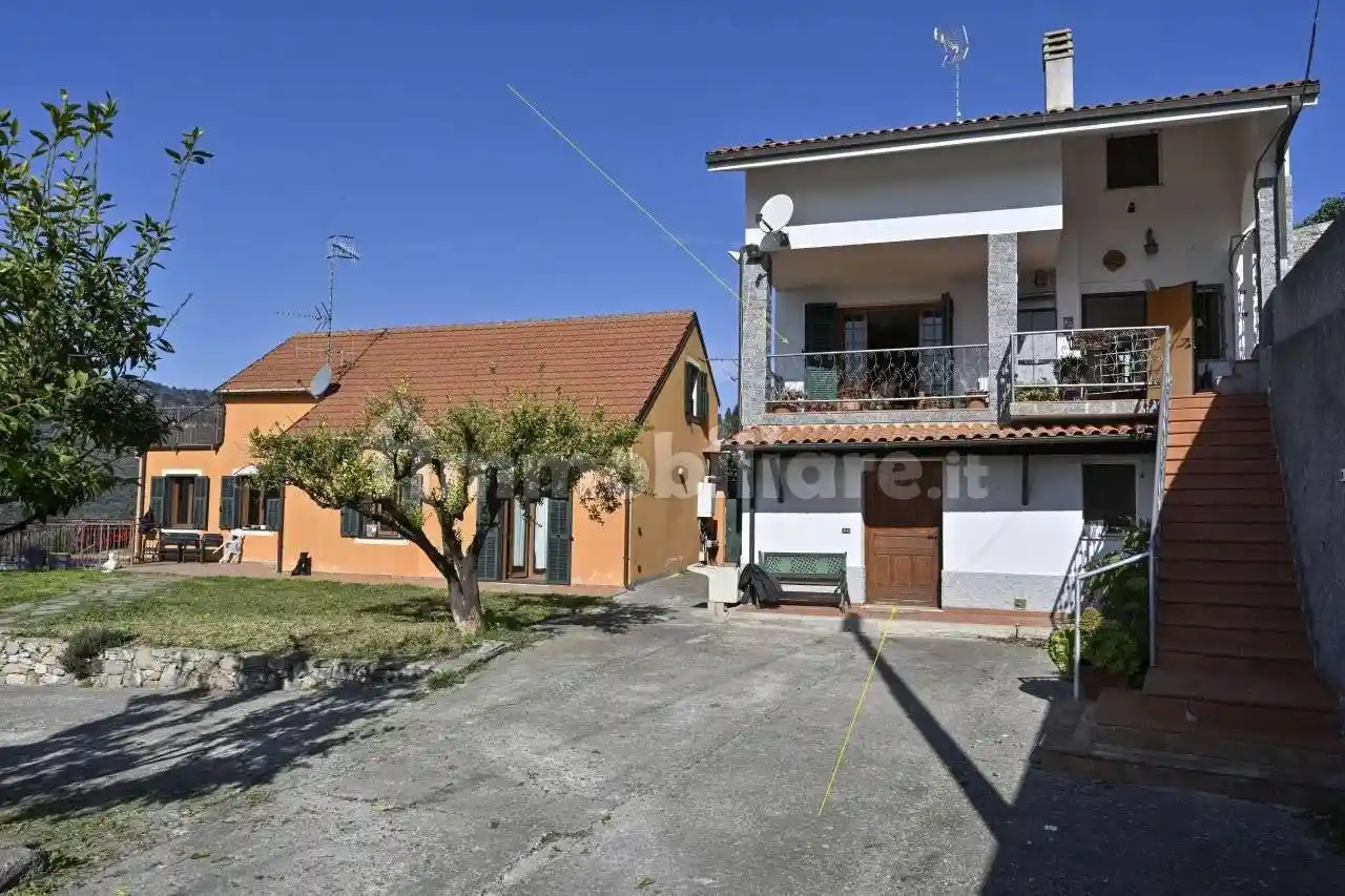 Villa in vendita a Diano Castello