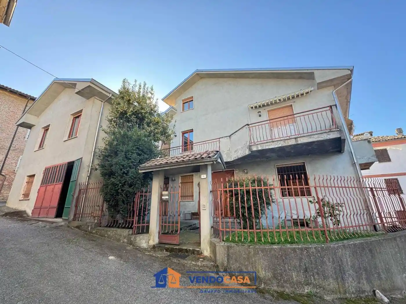 Villa in vendita a Nizza Monferrato