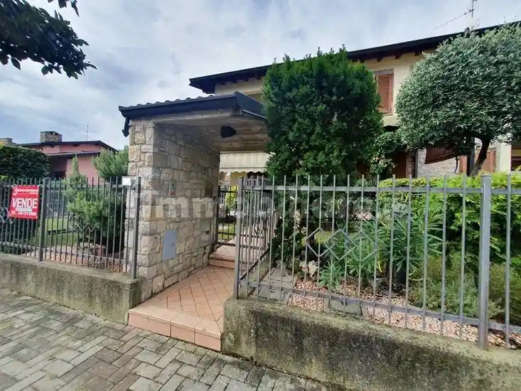 Appartamento in vendita a Calcinate