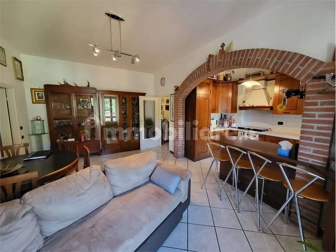 Appartamento in vendita a Barni