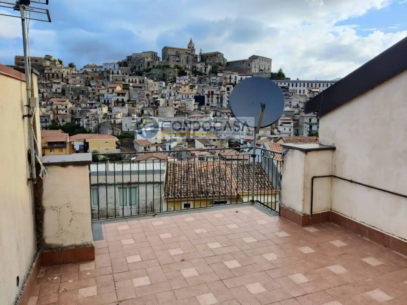 Palazzo - Edificio in vendita a Castiglione di Sicilia