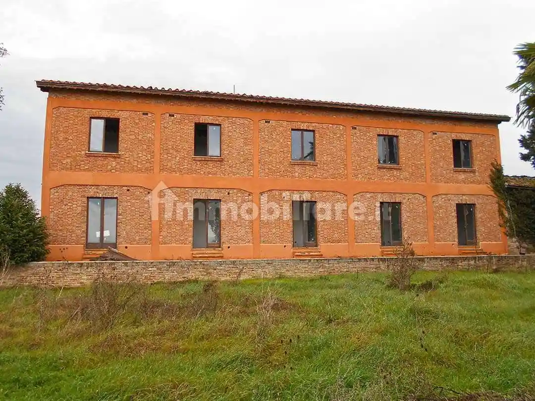 Palazzo - Stabile in vendita a Asciano