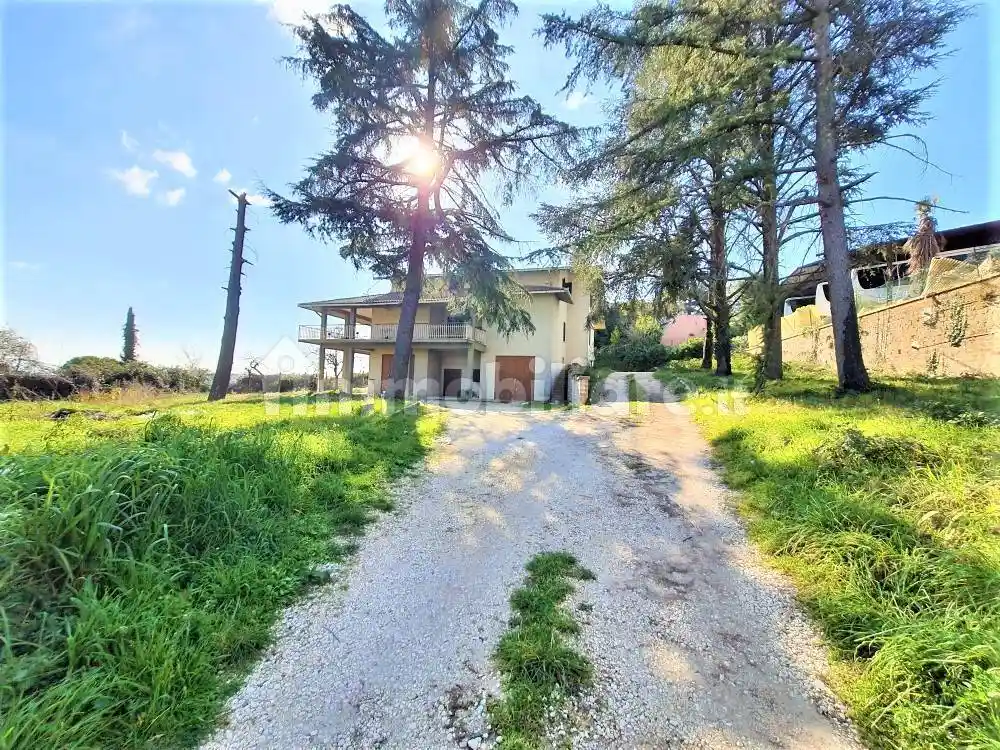 Villa in vendita a Fabrica di Roma