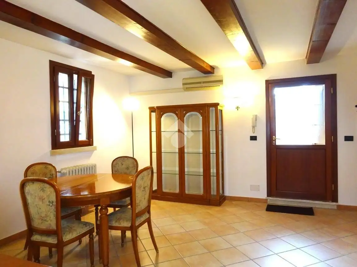 Casa indipendente in affitto a Ferrara